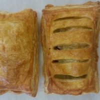 Feuilletés saucisse et comté x2