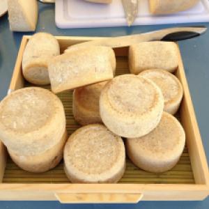 Mini tomme entière au lait de vache bio