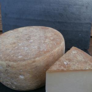 Tomme pur brebis fermier