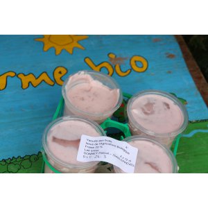 * 4 x yaourts bio aux framboises et au lait entier