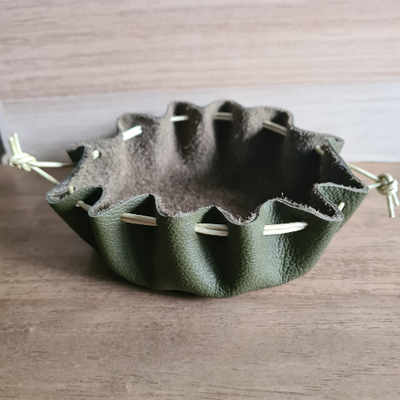 Vide-poche en cuir kaki/doré