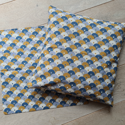 Housse de coussin ocre et bleu