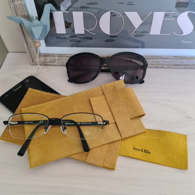 étui à lunettes ou smartphone cuir moutarde