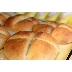 Brioche provençale