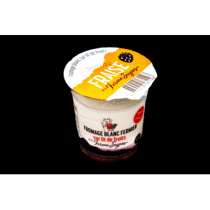 Fromage blanc sur lit de fraise