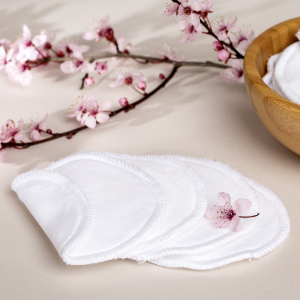4 lingettes démaquillantes bi face blanc