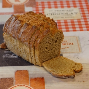 Pain de petit épeautre tranché