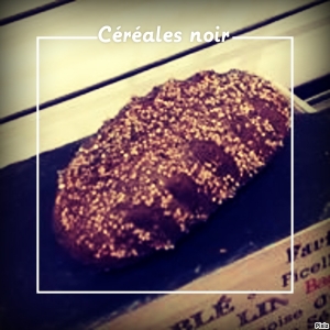 Pain aux céréales noir