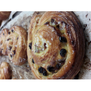 V- pain aux raisins feuilleté
