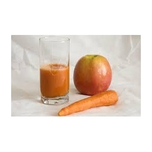 Jus de légumes et fruits frais (carottes, pommes)