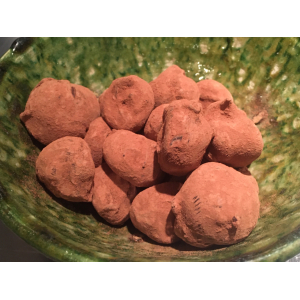 Truffes 'croustifondantes' à la fève de tonka