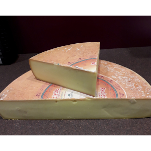 Raclette au lait cru environ 500 grs