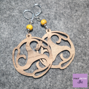 Triskel et perle en bois