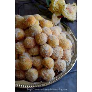 Boules de neige fondantes à la noix de coco et à l'abricots