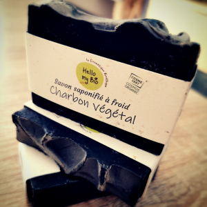 Savon solide artisanal au charbon