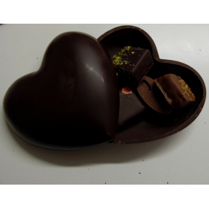 Coffret cœur garni st valentin chocolat noir
