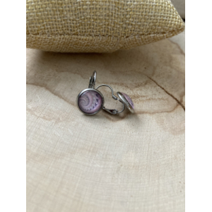 Boucle d’oreille dormeuse spirale rose