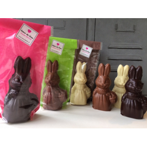 Paques lapin au lait garni de fritures