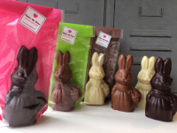 Paques lapin noir  garni de fritures