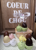 Paques coquetier poule oeuf lait