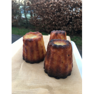Cannelés bordelais
