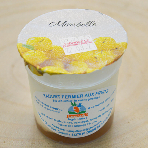1 yaourt à la confiture de mirabelle