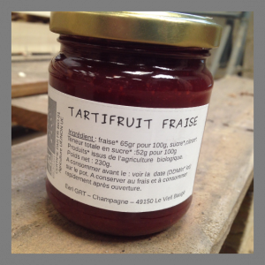 A table-tarti'fruit fraises