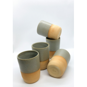 Tasse gobelet gris vert