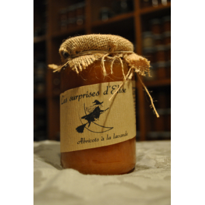 Préparation de fruits abricots à la lavande