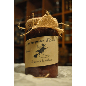 Préparation de fruits de fraise à la mélisse