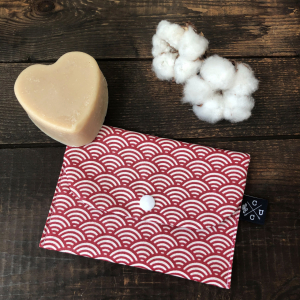 Pochette savon - éventail rouge