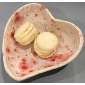 2 macarons glacés à la vanille