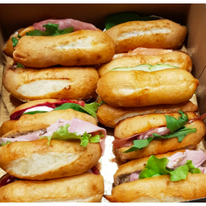 Assortiment de 12 mini-mauricettes garnies