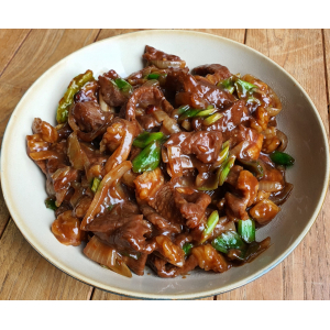 Boeuf aux oignons + riz jasmin du cambodge