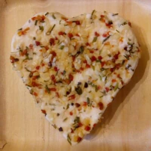 Coeur de chèvre bio, frais, saveurs du jardin