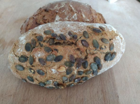 Pain graines courges tranché