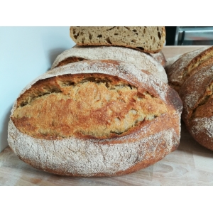 Pain semi-complet tranché