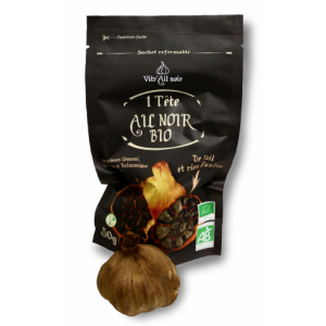 Tête d'ail noir entière