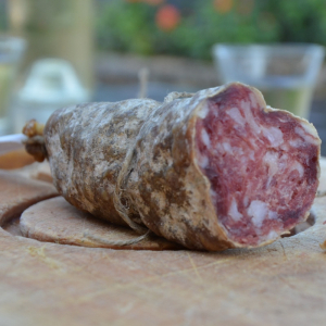 Saucisson à sec aux noix pour apero