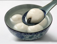 Boulette de riz gluant au sésame noir