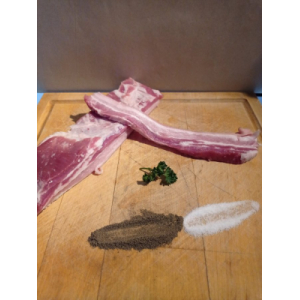 Poitrine tranchée marinée à l'ail des ours