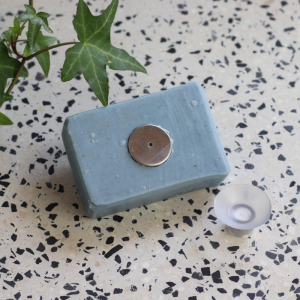 Porte-savon magnétique à ventouse pour solide