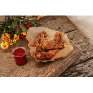 Ailerons de poulet marinés et frits