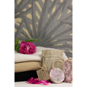 Suspension parfumée rose & bois de cèdre