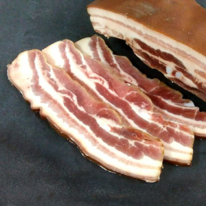 Lard poitrine tranchée