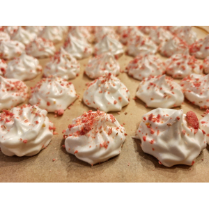 Mini-meringues aux éclats de pralines
