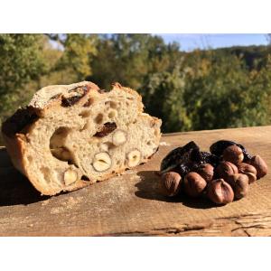 Le noisette-pruneaux