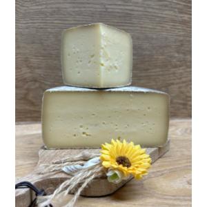 1/2 tomme  lait cru de vache cuite env 500gr