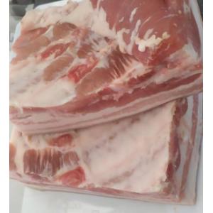 Poitrine fraiche tranchée