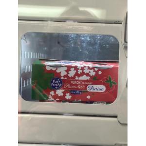 Yaourt aromatises a la fraise du perche